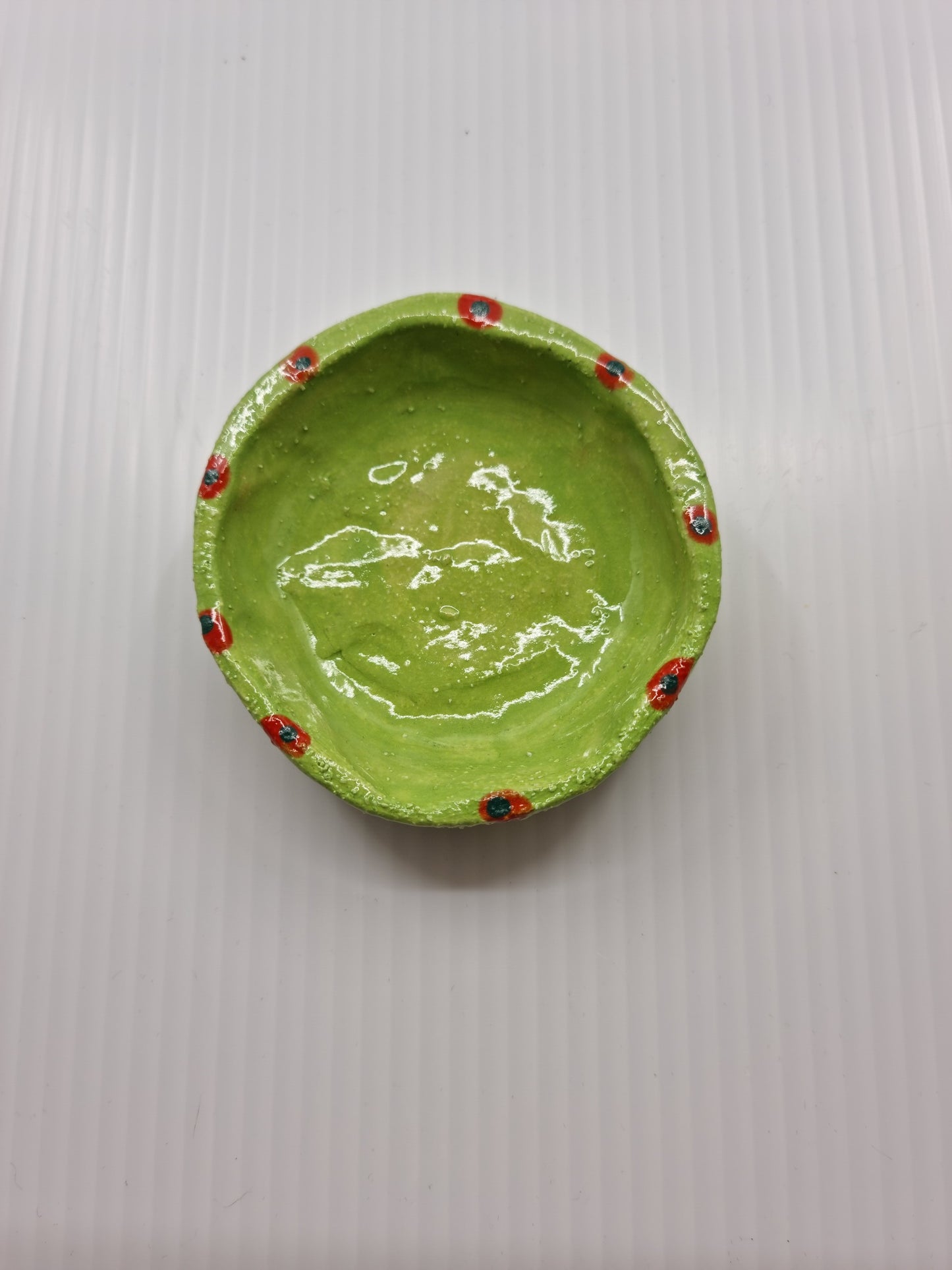 Little dish - Lime green dots